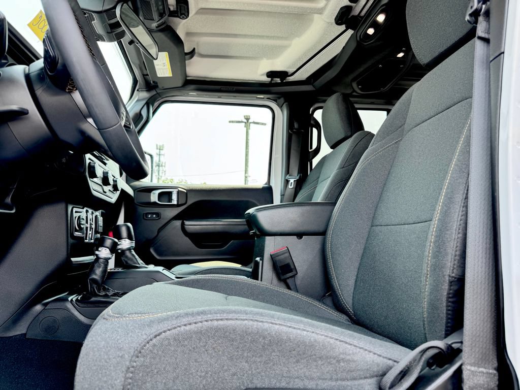Used 2024 Jeep Wrangler Unlimited Sport AWD/4WD image 17