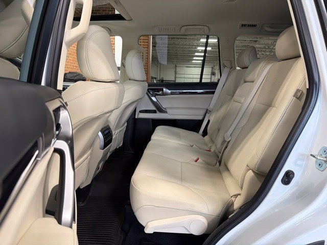 Used 2023 Lexus GX 460 Premium w/ Premium Package AWD/4WD image 30