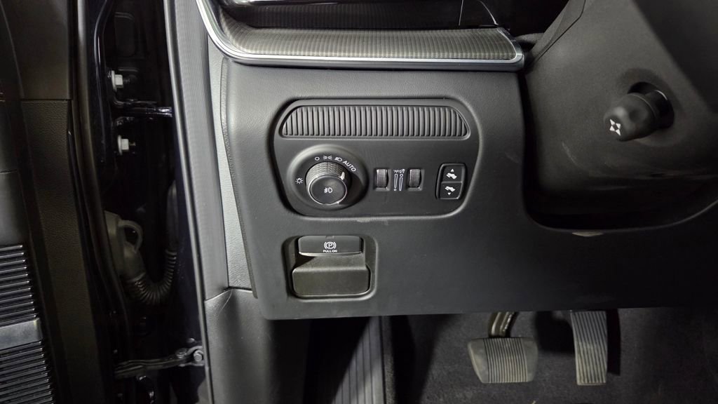 Used 2023 Jeep Grand Wagoneer L Series III w/ Quick Order Packagew 28T image 21