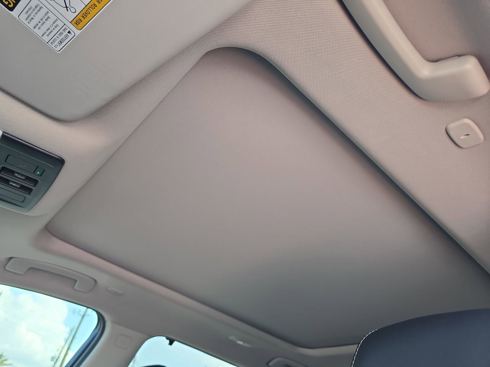 Used 2024 Nissan Rogue SL w/ SL Premium Package image 17