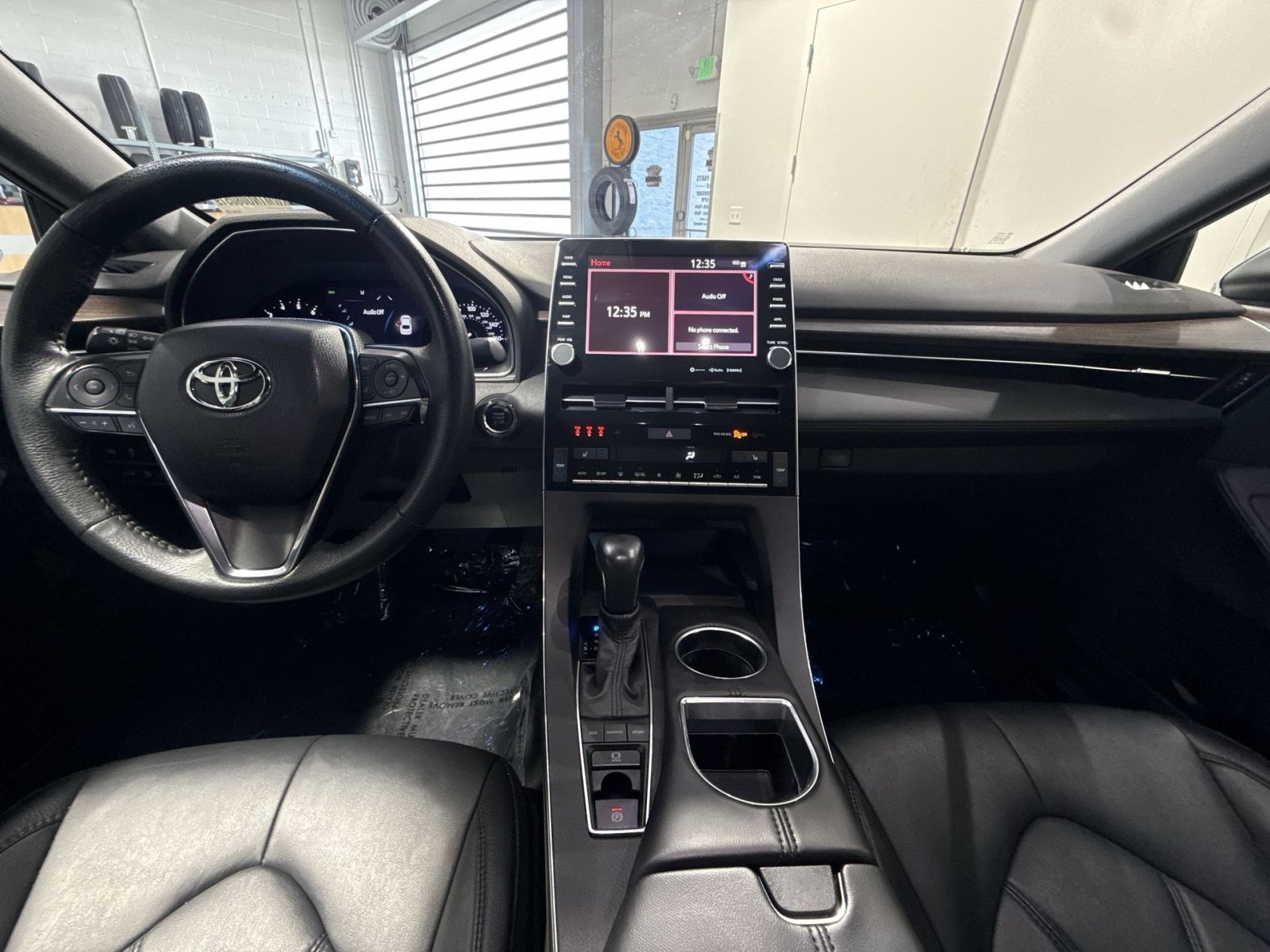 Used 2022 Toyota Avalon XLE FWD image 24
