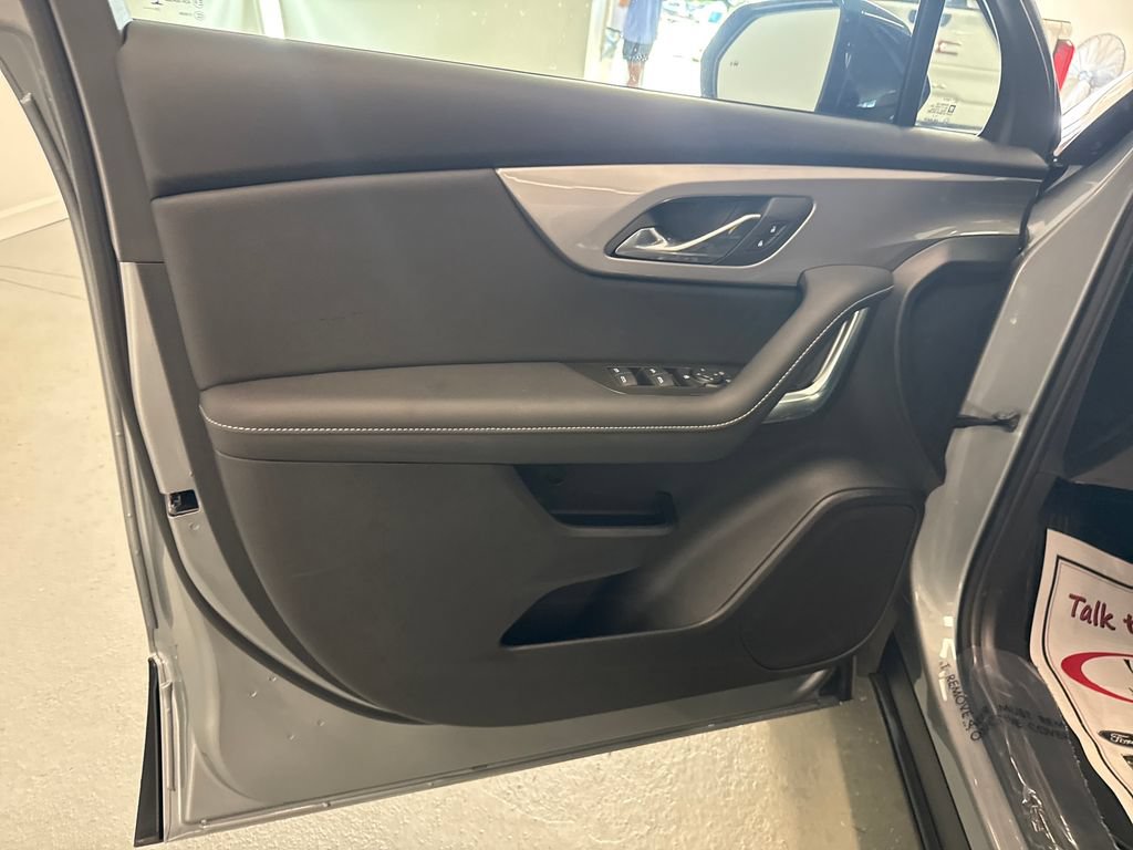 New 2026 Chevrolet Blazer LT w/ Midnight/Sport Edition FWD image 13