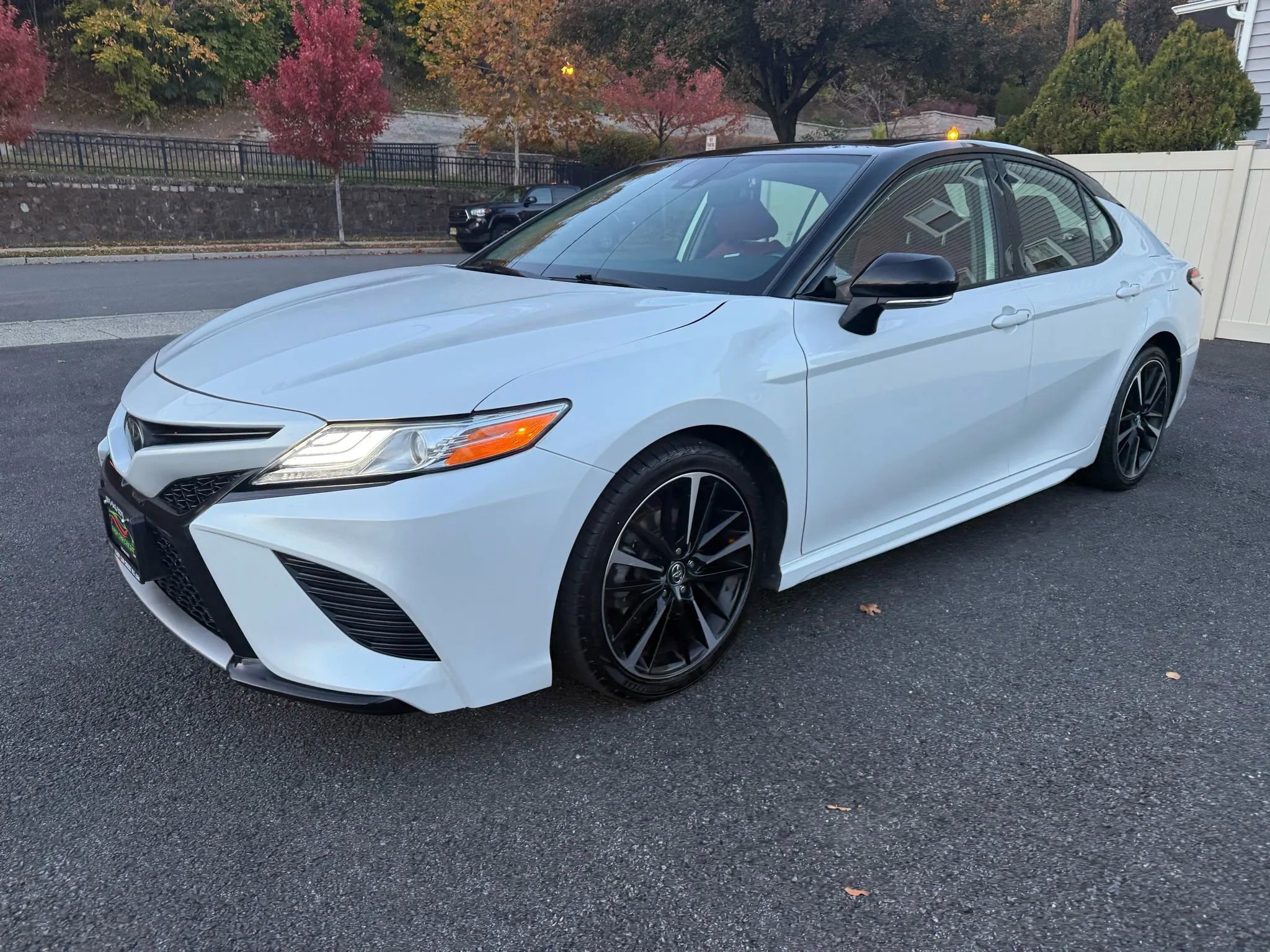 Used 2020 Toyota Camry XSE image 2