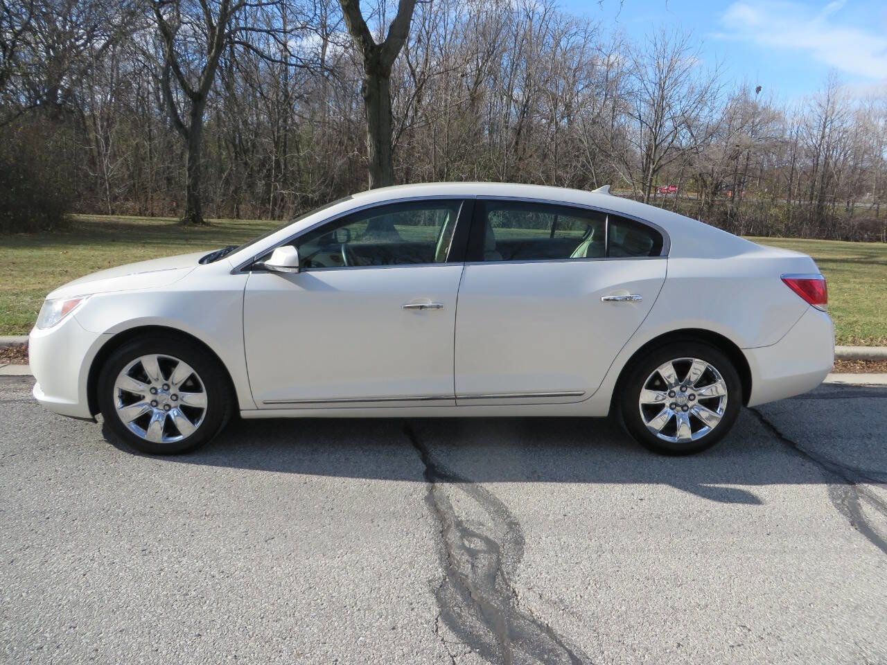Used 2013 Buick LaCrosse Leather image 3