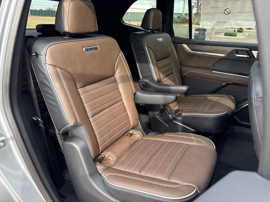 New 2026 GMC Acadia Denali Ultimate w/ LPO, Floor Liner Package FWD image 51