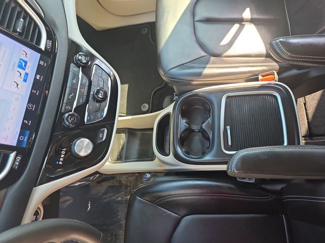 Used 2023 Chrysler Pacifica Touring-L FWD image 26