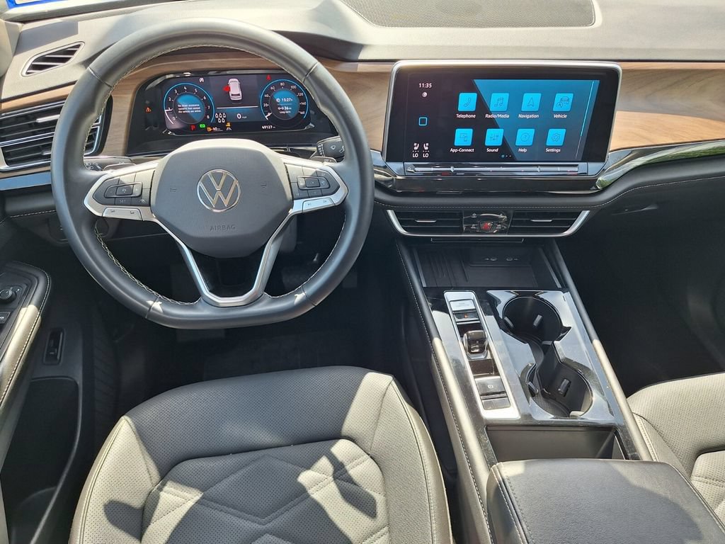 Used 2025 Volkswagen Atlas SE FWD image 9
