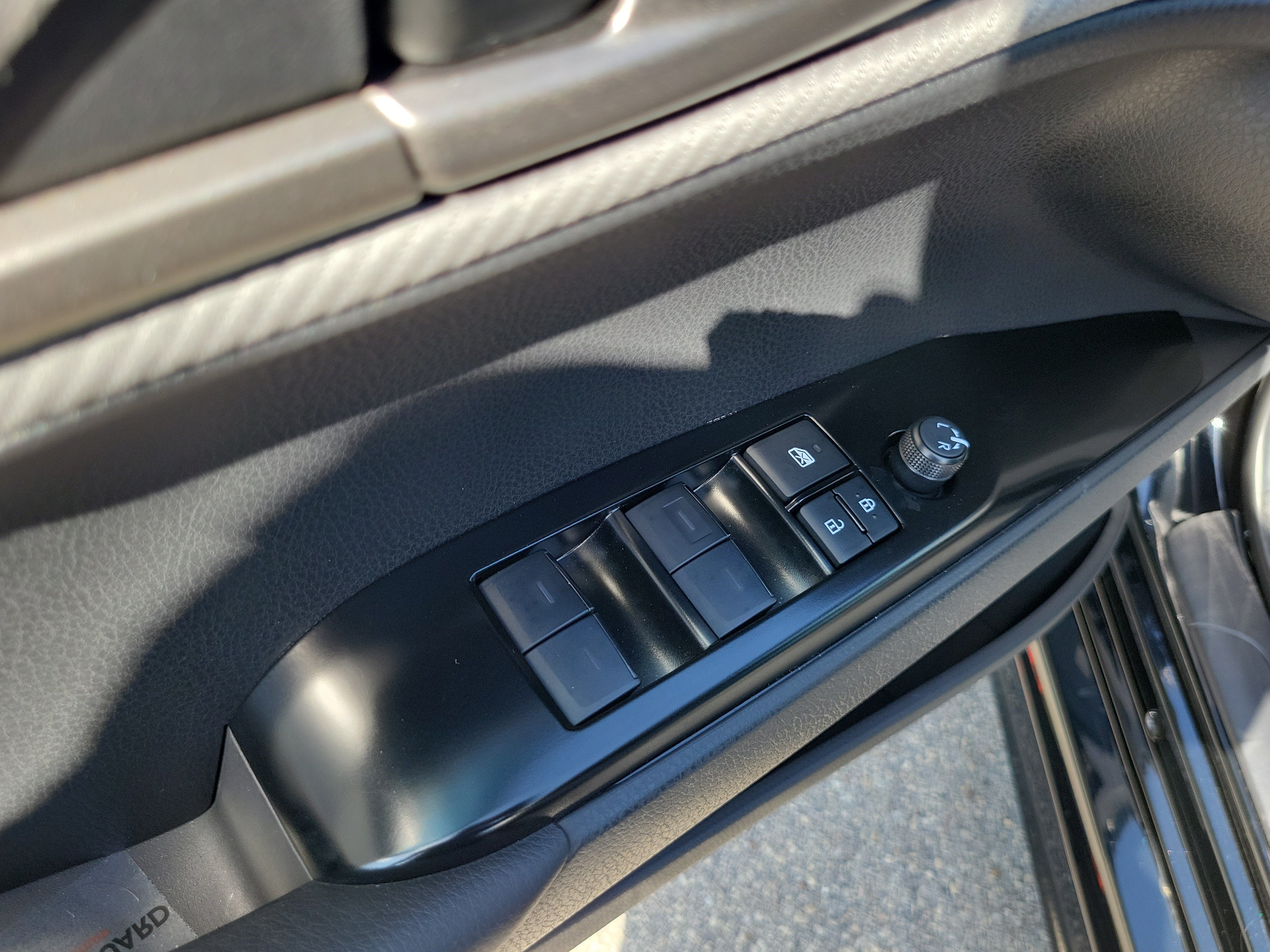 Used 2025 Toyota Camry SE FWD image 21