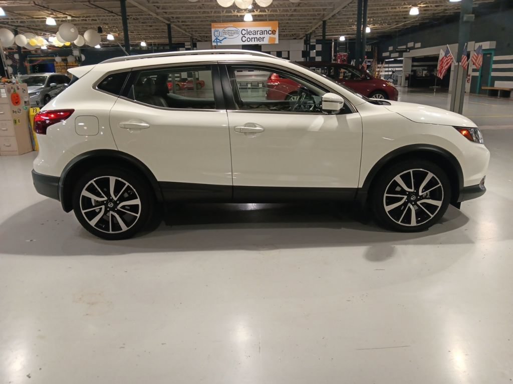 Used 2019 Nissan Rogue Sport SL AWD/4WD image 5