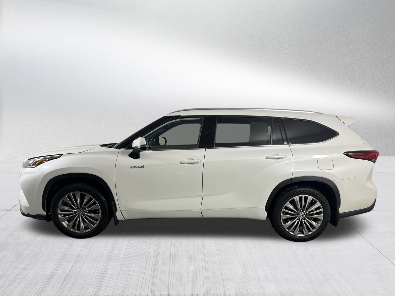 Used 2021 Toyota Highlander Platinum image 4