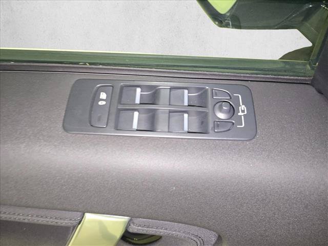 Used 2020 Land Rover Discovery Sport SE AWD/4WD image 28