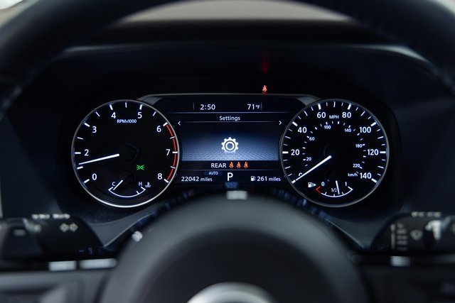 Used 2022 Nissan Rogue SL w/ SL Premium Package image 2