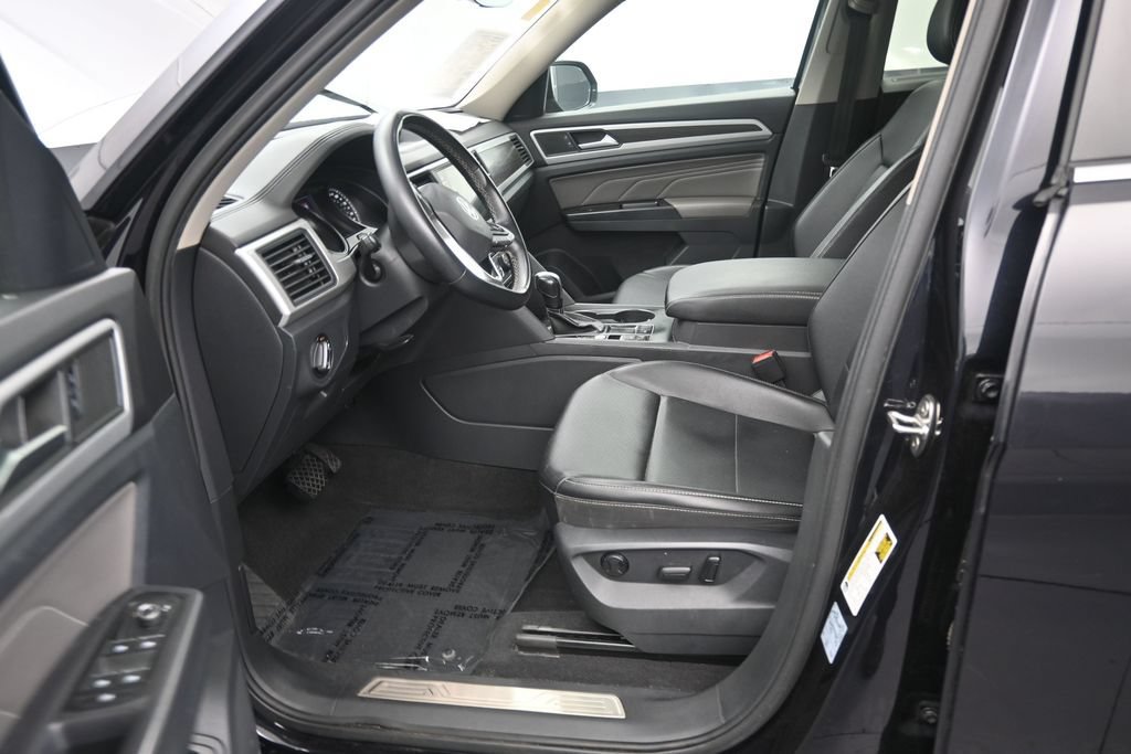 Used 2021 Volkswagen Atlas SE w/ Panoramic Sunroof Package FWD image 11