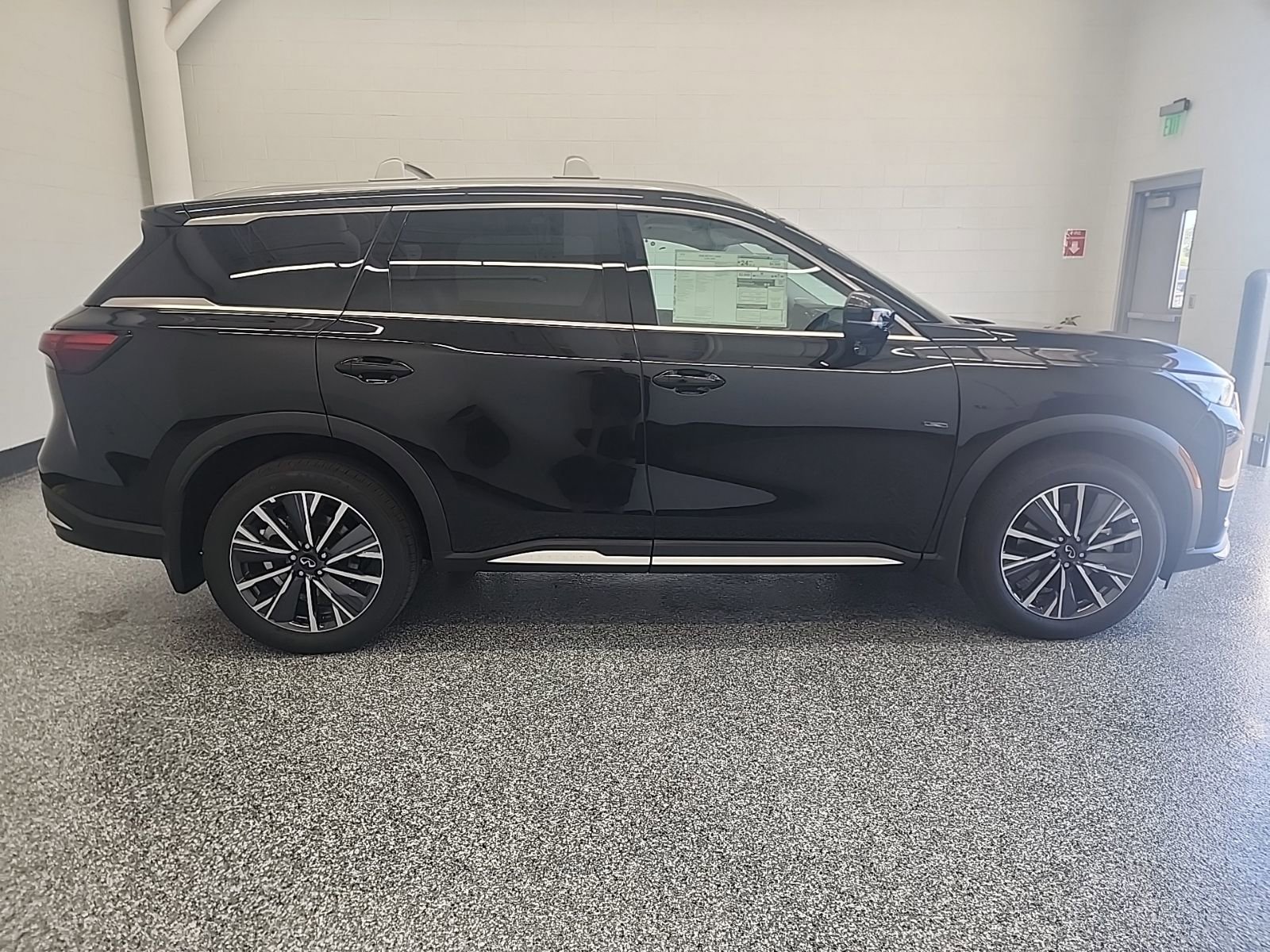 Used 2026 INFINITI QX60 Luxe w/ Cargo Package AWD/4WD image 6
