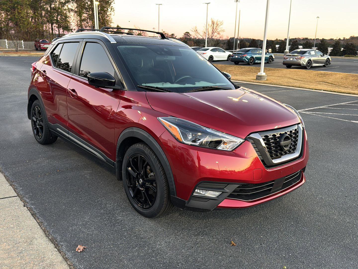 Used 2020 Nissan Kicks SR w/ SR Premium Package image 6
