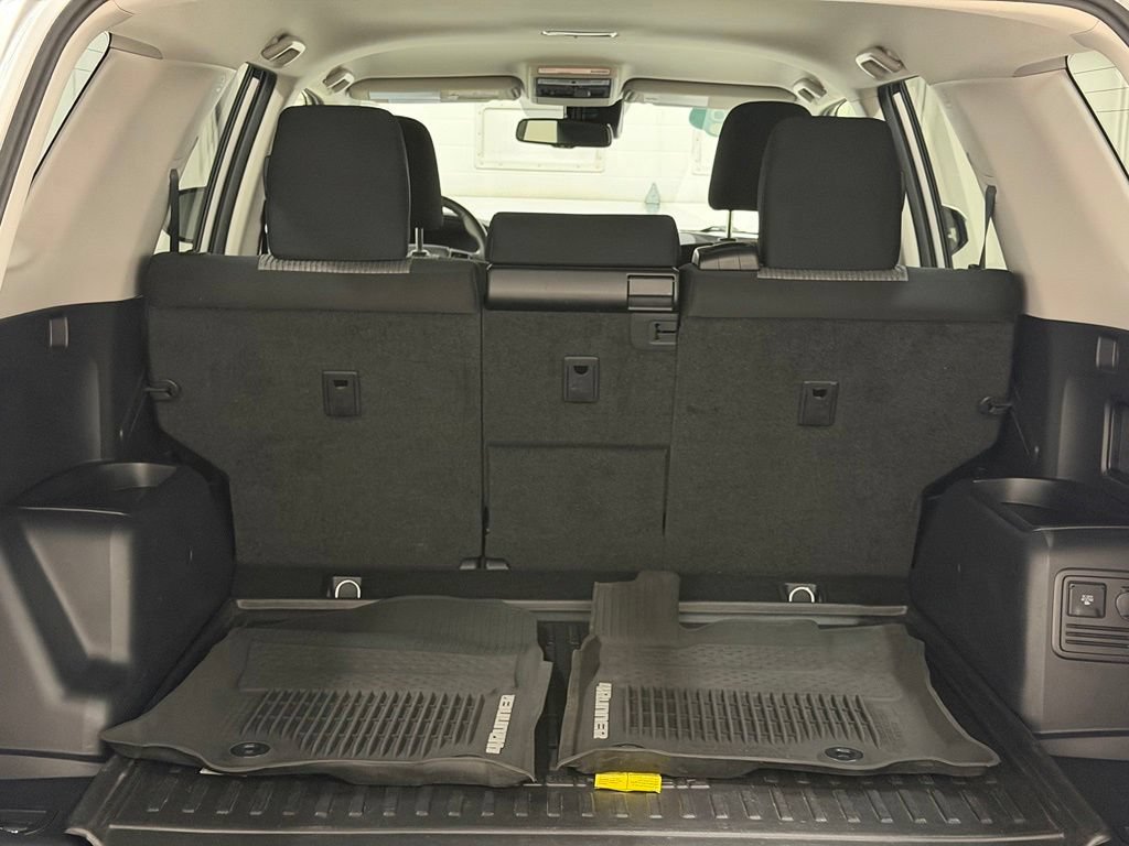 Used 2020 Toyota 4Runner SR5 AWD/4WD image 18