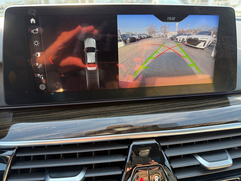 Used 2018 BMW 530e xDrive w/ Premium Package 2 image 22