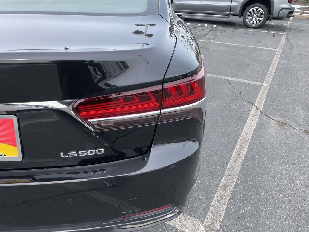 Used 2020 Lexus LS 500 w/ Accessory Package (Z2) image 18