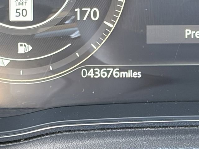 Used 2022 Jaguar E-PACE SE image 12