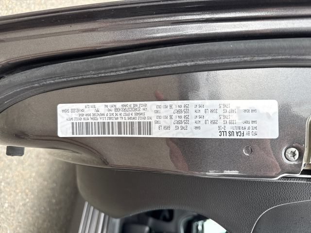 Used 2016 Dodge Grand Caravan SXT FWD image 17