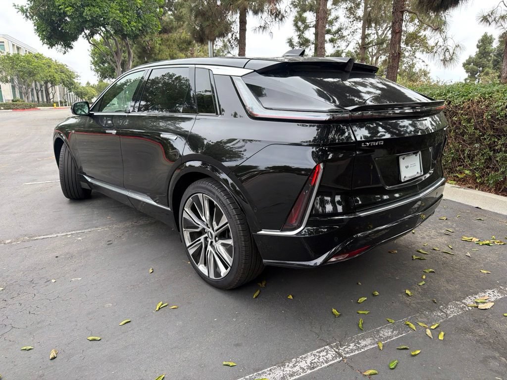 Used 2023 Cadillac Lyriq 2WD image 4
