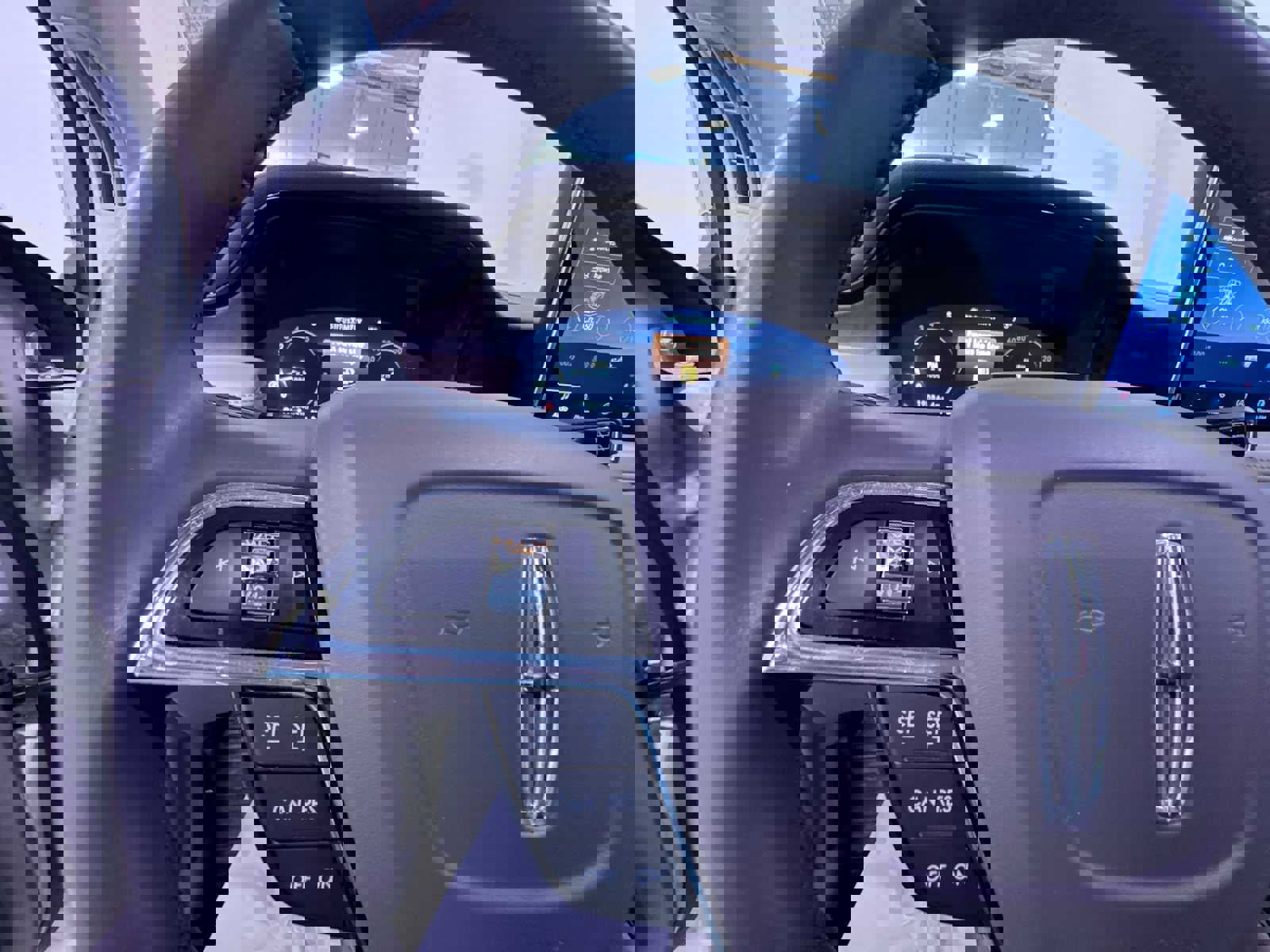 Used 2023 Lincoln Nautilus Reserve image 20