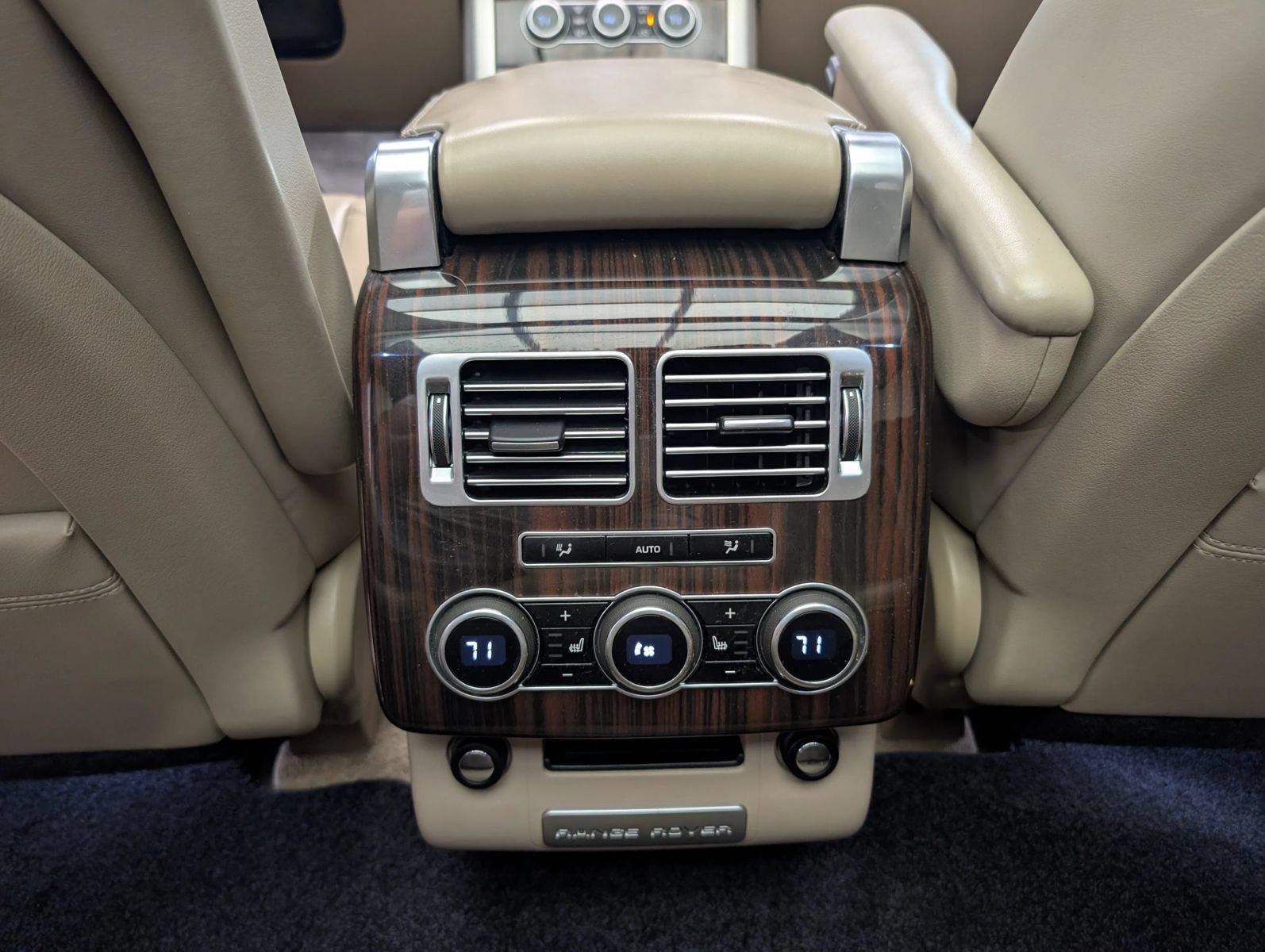 Used 2014 Land Rover Range Rover HSE AWD/4WD image 26