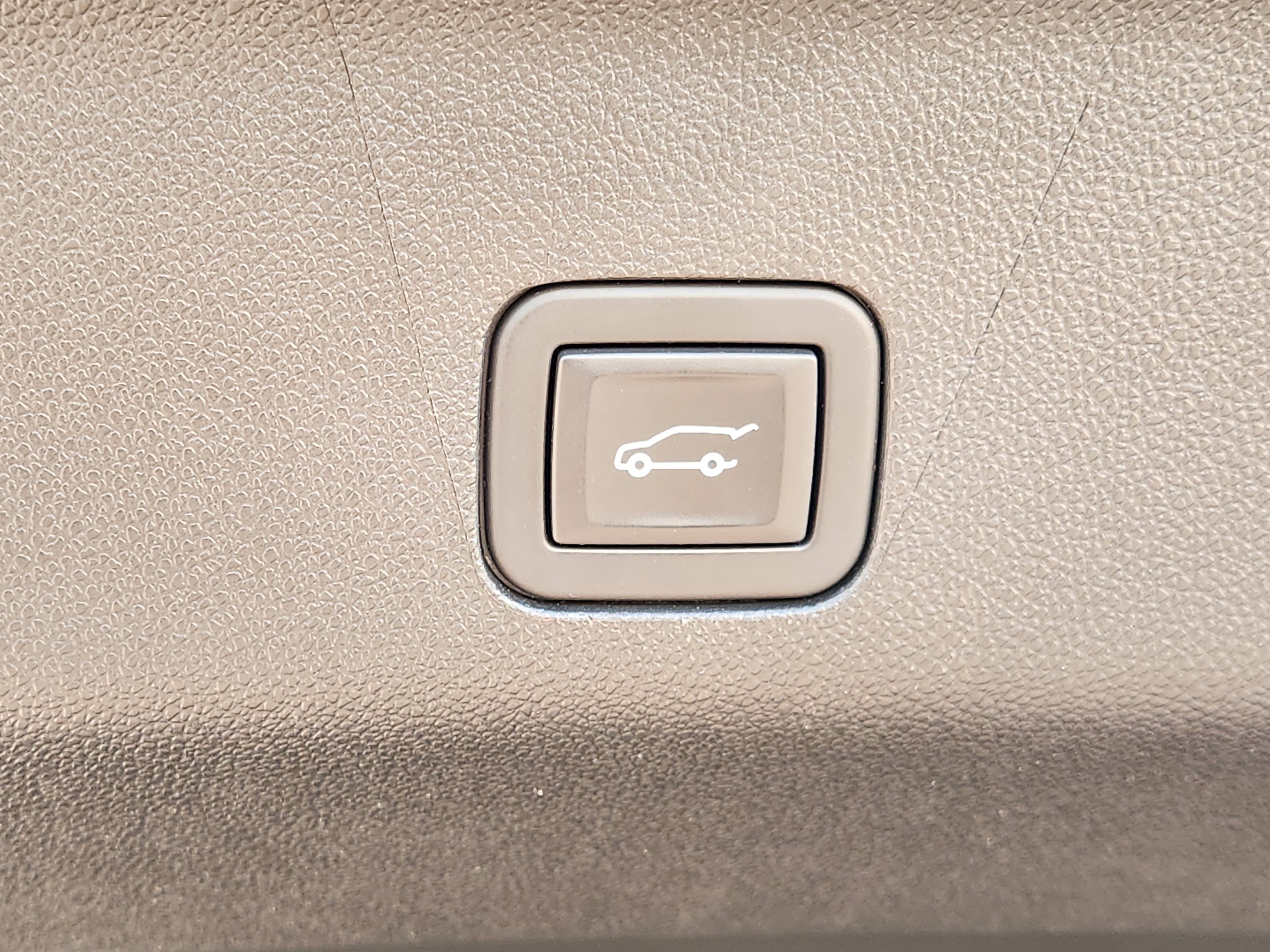 Used 2023 Cadillac Escalade Sport Platinum w/ LPO, ONYX Package image 35