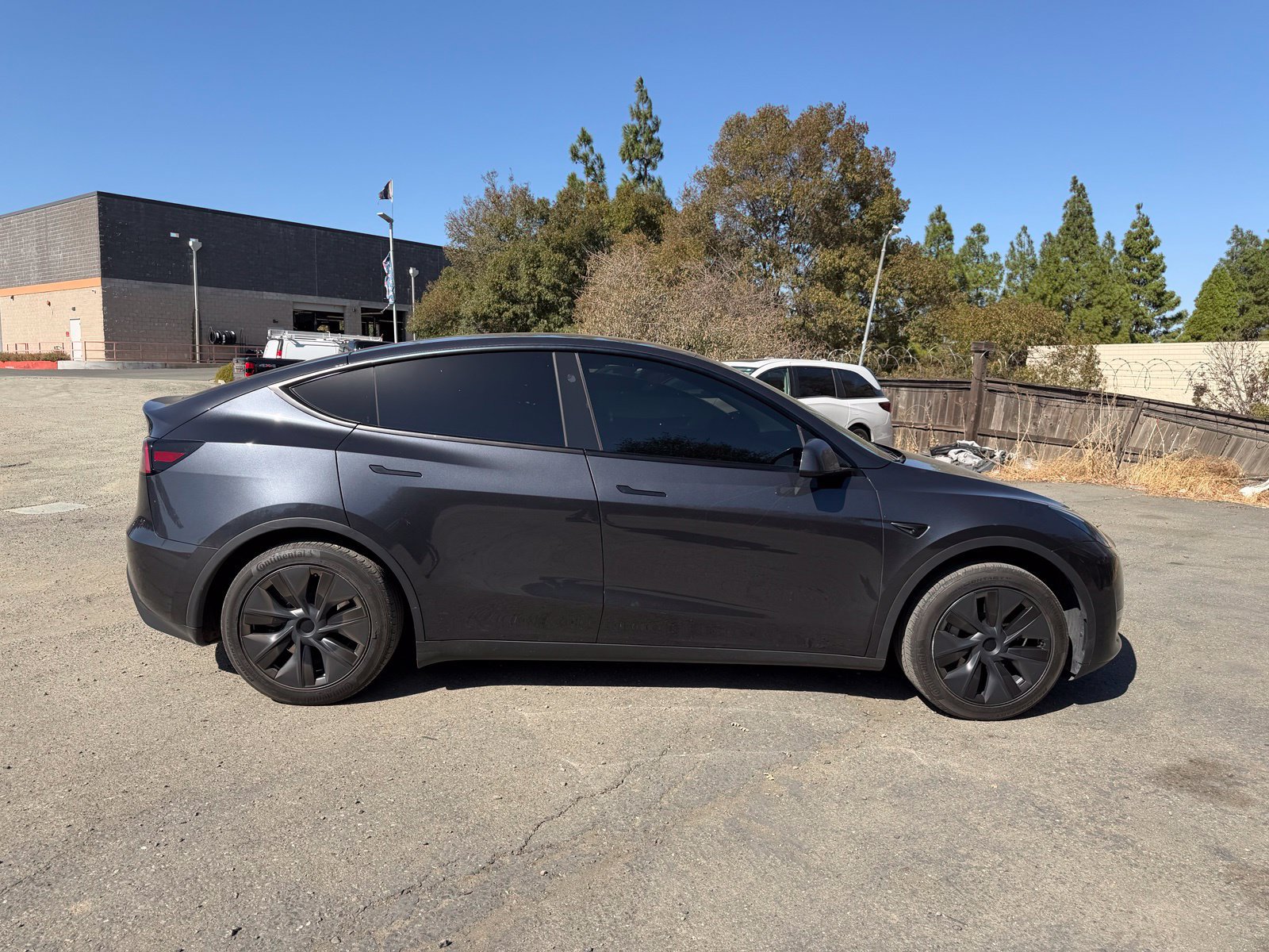 Used 2024 Tesla Model Y 2WD image 6
