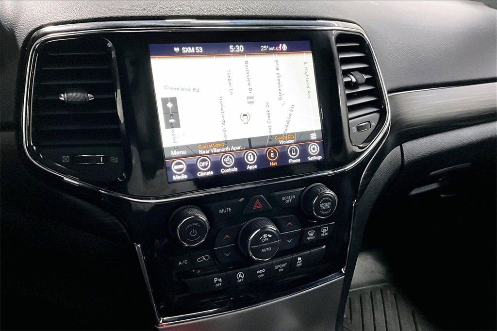 Used 2022 Jeep Grand Cherokee Laredo X image 10