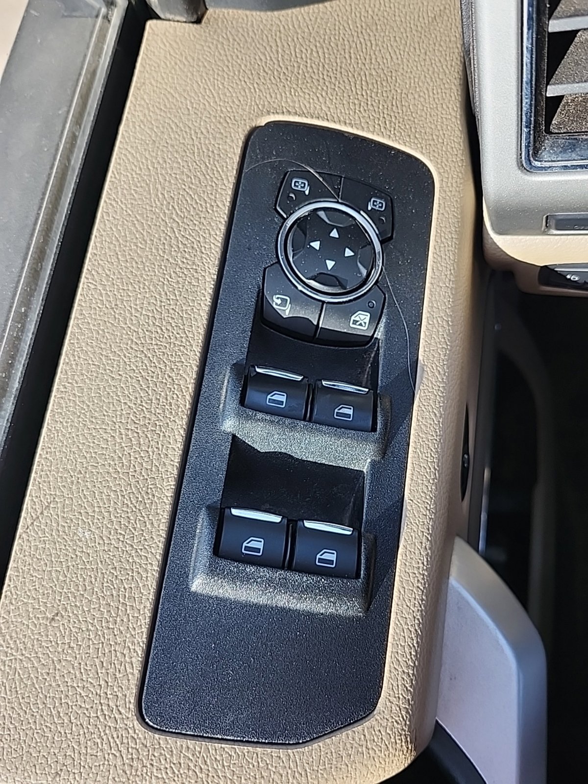 Used 2019 Ford F150 Lariat AWD/4WD image 16