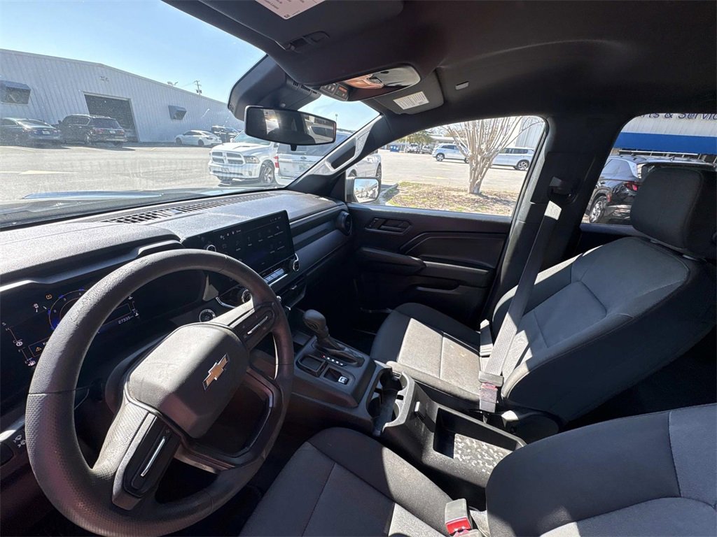 Used 2024 Chevrolet Colorado W/T image 10