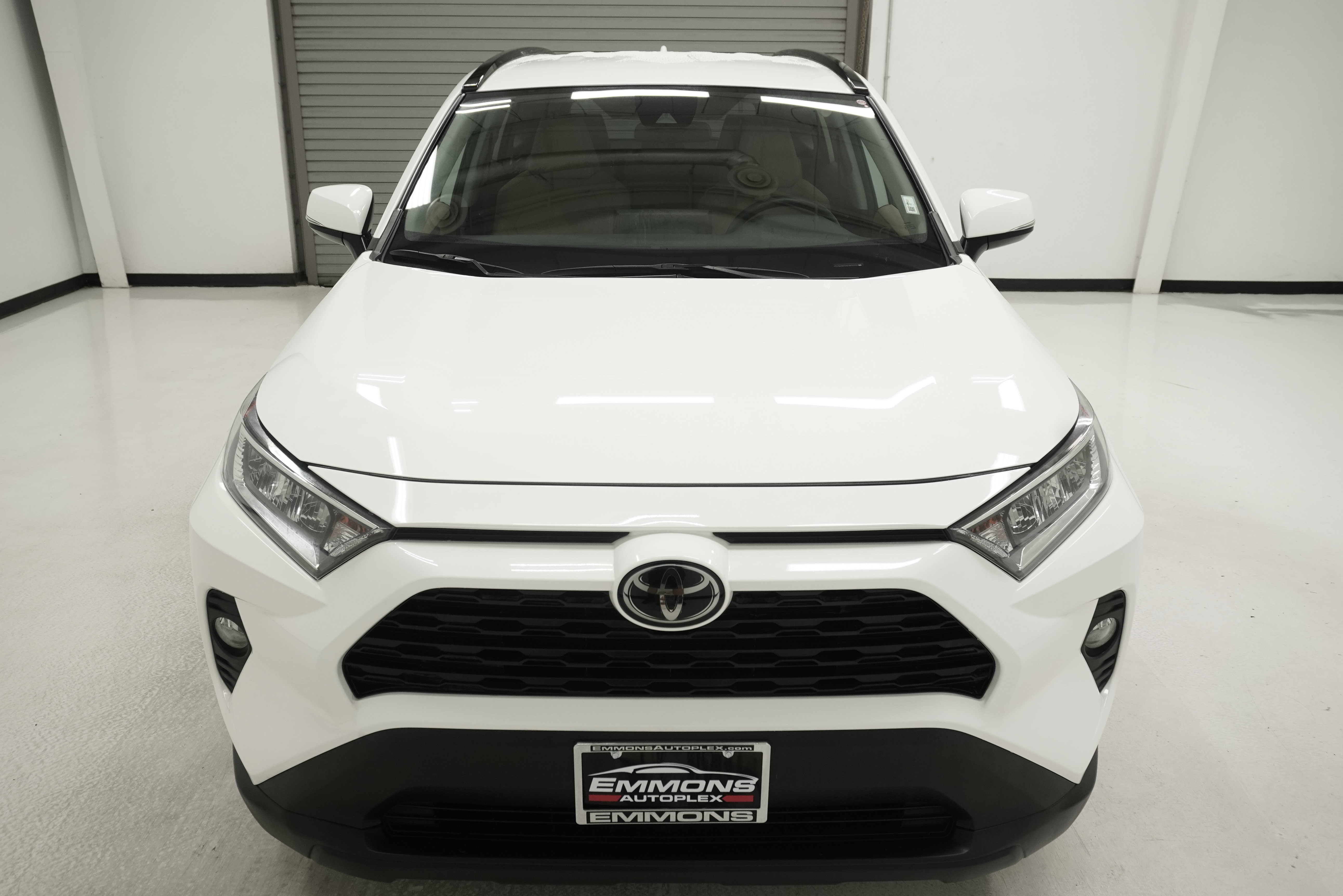 Used 2020 Toyota RAV4 XLE FWD image 2
