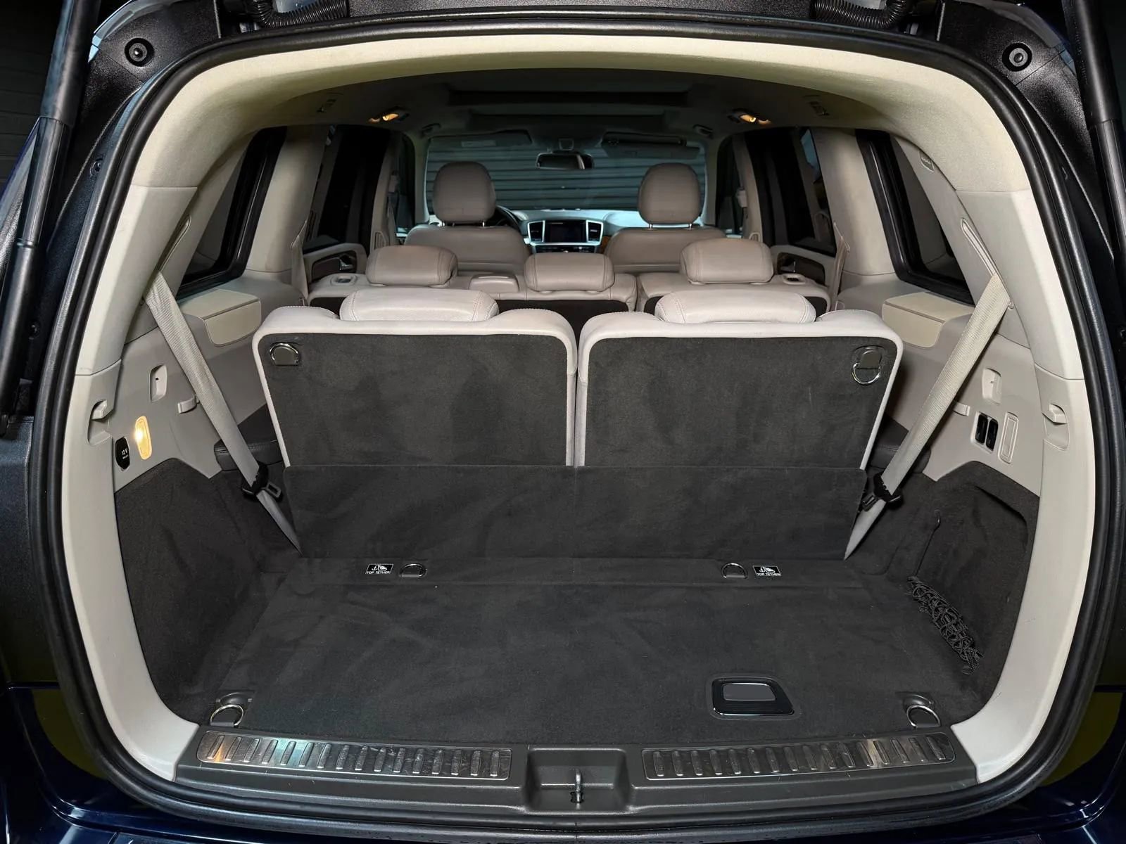 Used 2016 Mercedes-Benz GL 320 BlueTEC 4MATIC image 12