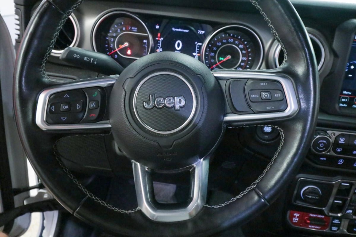 Used 2022 Jeep Gladiator Rubicon w/ Cold Weather Group AWD/4WD image 15