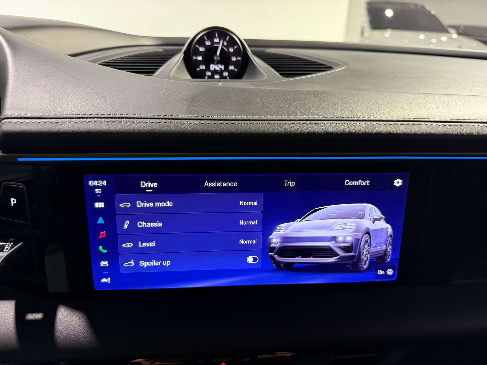 Used 2024 Porsche Macan Turbo Electric AWD/4WD image 53