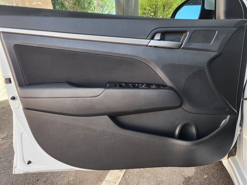 Used 2018 Hyundai Elantra SEL FWD image 17