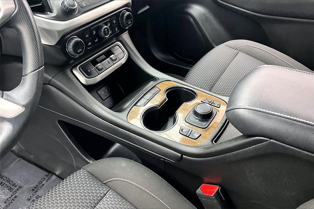 Used 2023 GMC Acadia SLE w/ Driver Convenience Package image 15