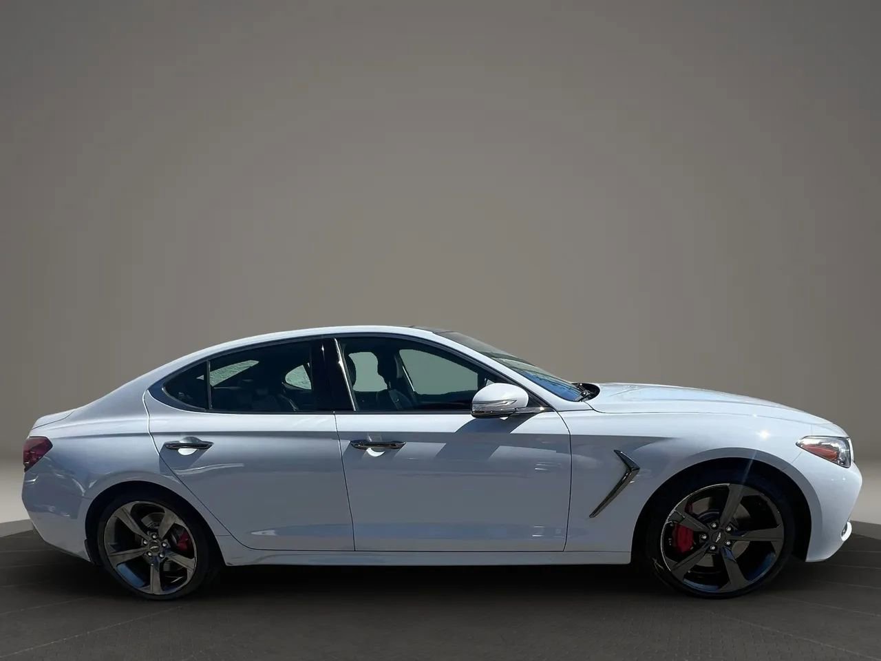 Used 2021 Genesis G70 3.3T w/ Sport Package image 4