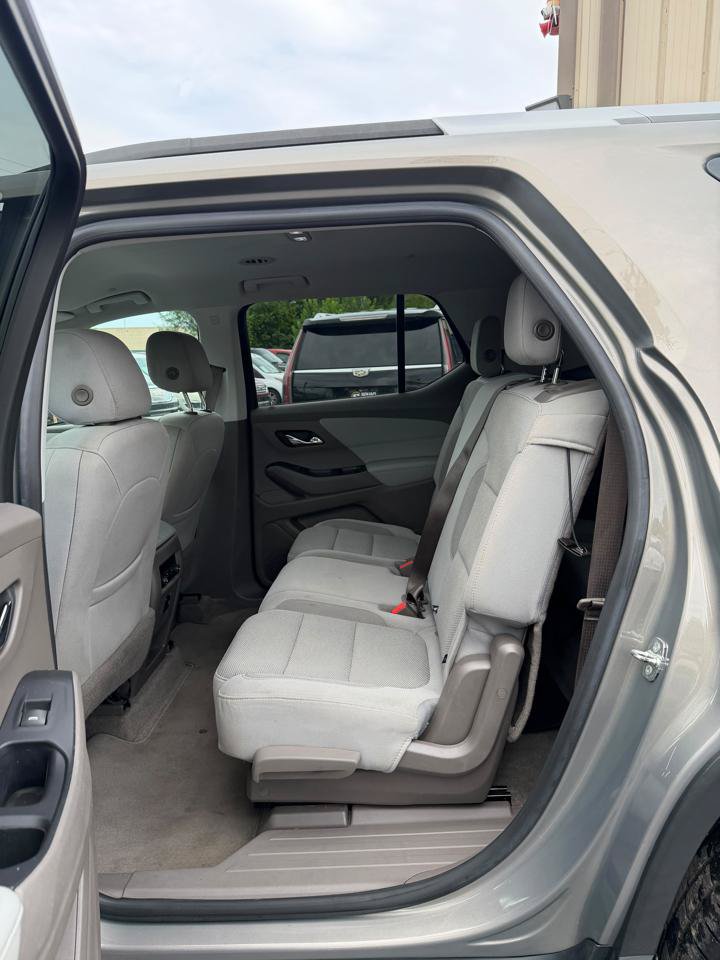 Used 2018 Chevrolet Traverse LT FWD image 23