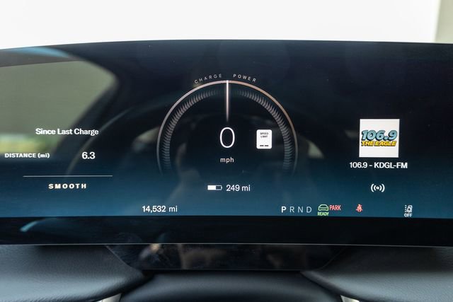 Used 2024 Lucid Air Touring image 9