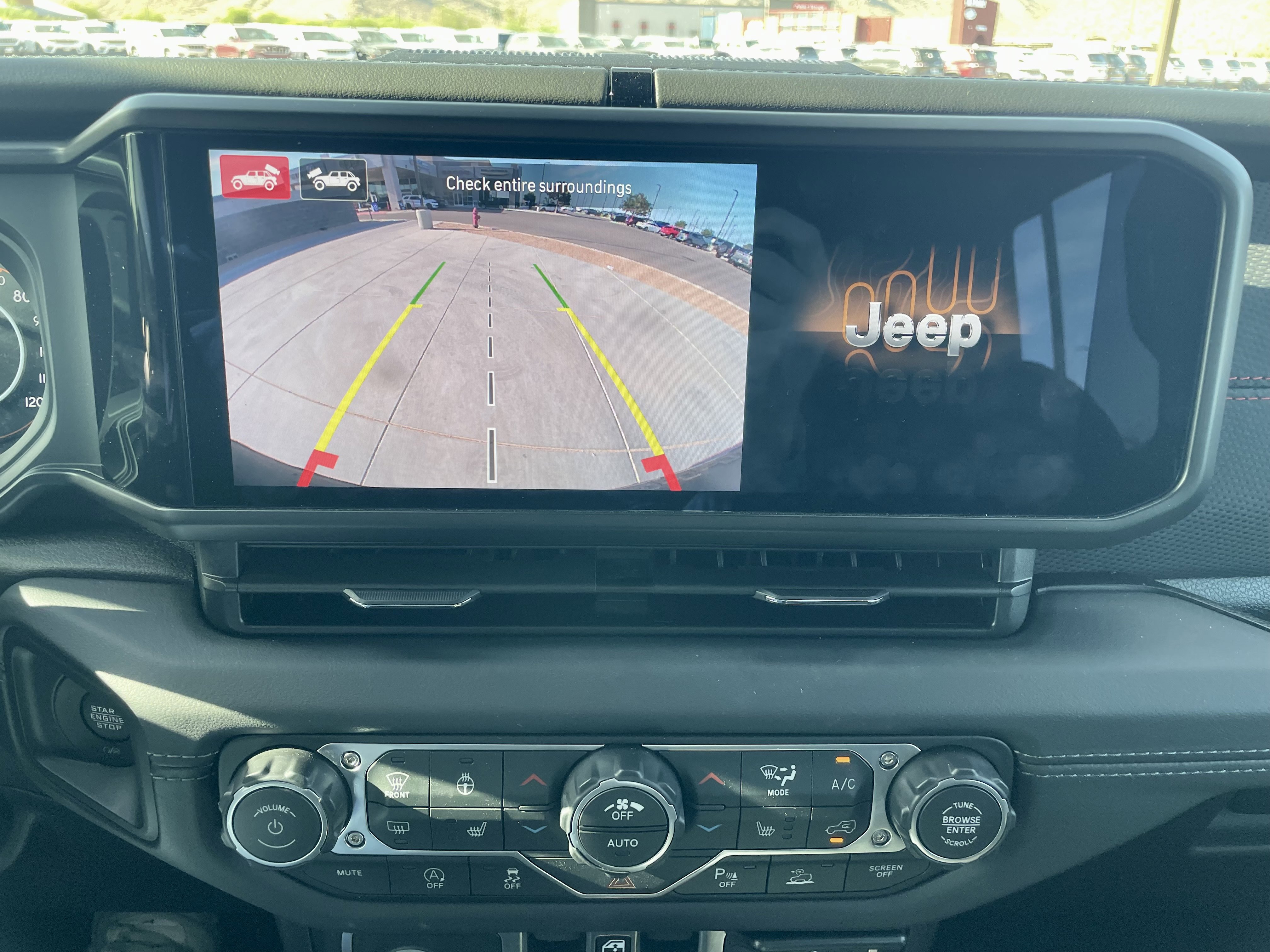 Used 2026 Jeep Wrangler Unlimited Rubicon AWD/4WD image 19