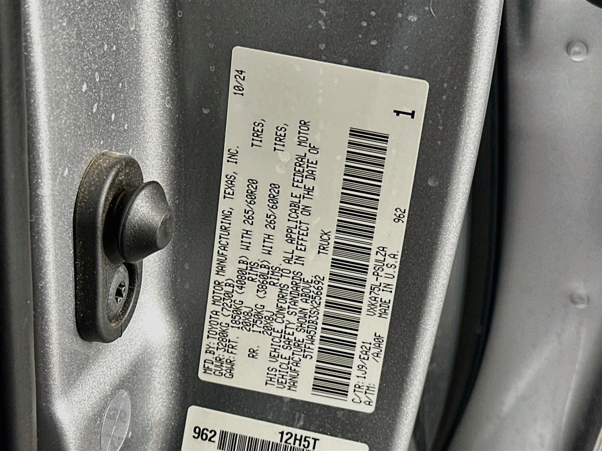 Used 2025 Toyota Tundra Limited AWD/4WD image 12
