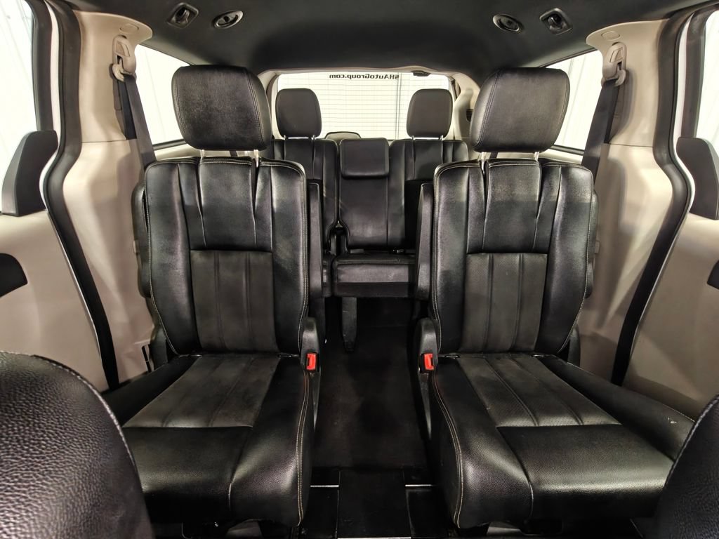 Used 2019 Dodge Grand Caravan SXT FWD image 18