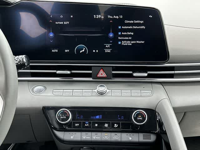 Used 2024 Hyundai Elantra SEL w/ Convenience Package FWD image 16