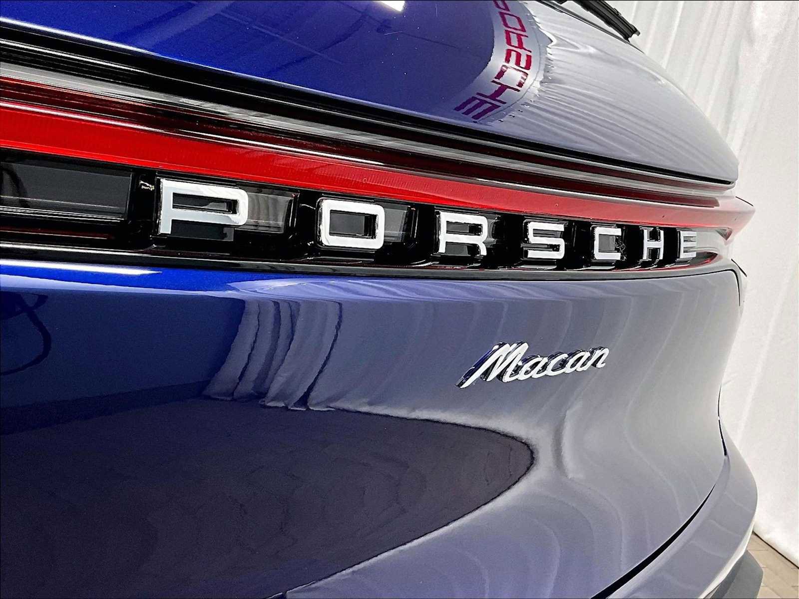 Used 2025 Porsche Macan image 34