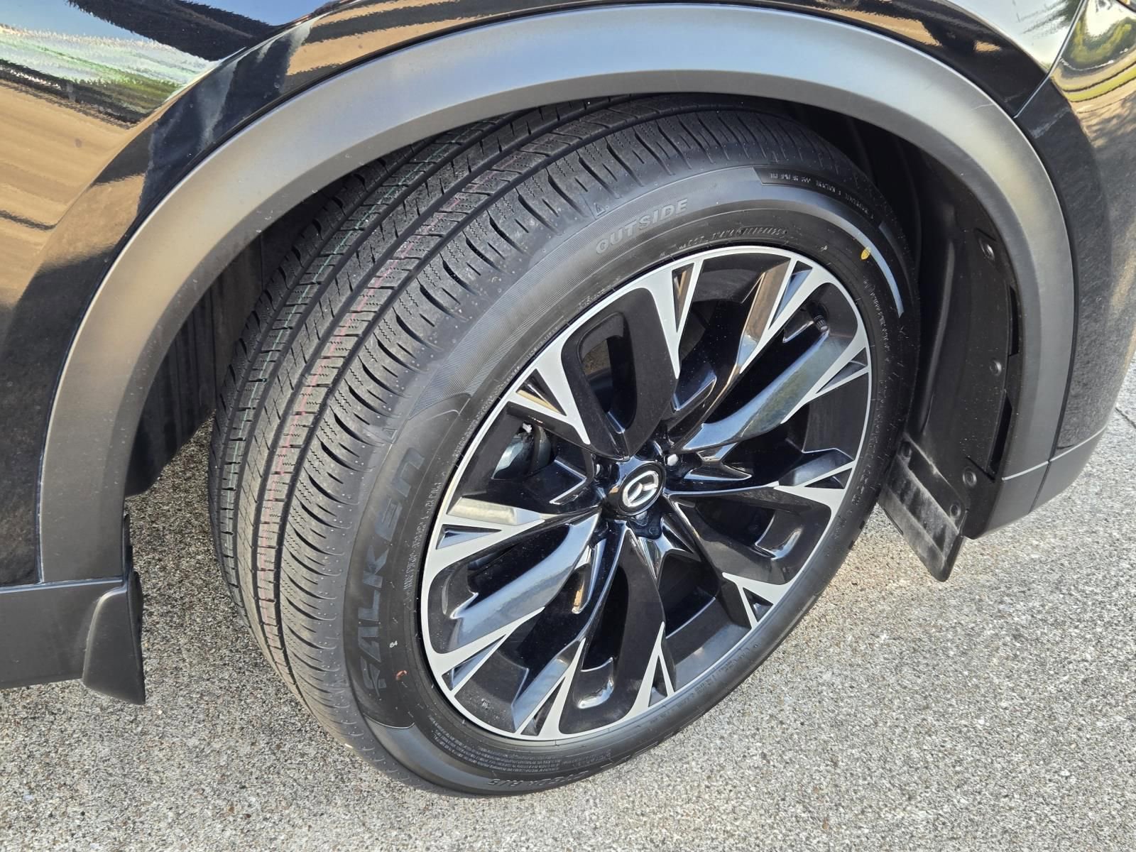 Certified 2024 MAZDA CX-90 Plug-In Hybrid w/ Premium Pkg image 6