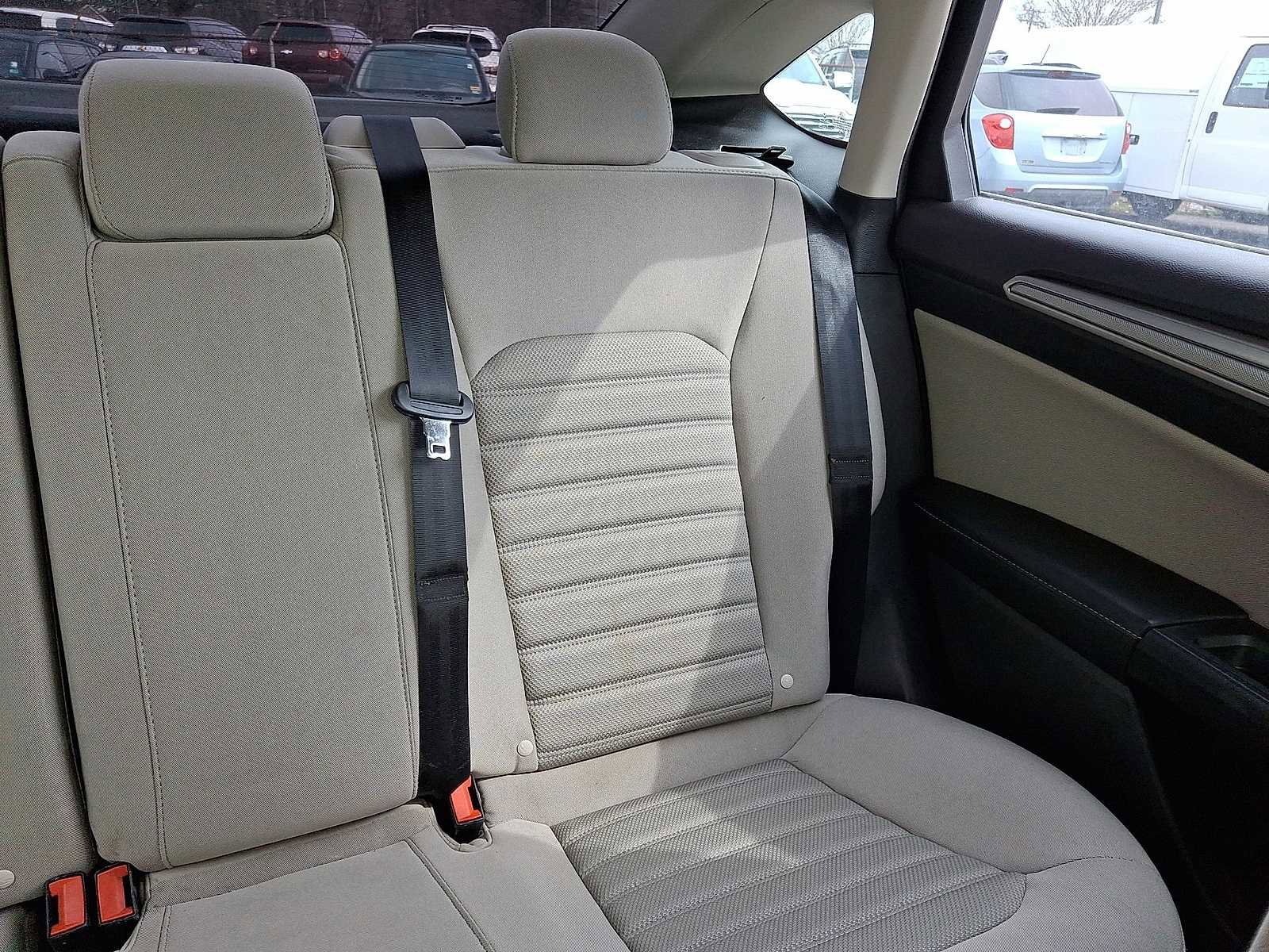 Used 2018 Ford Fusion S image 15