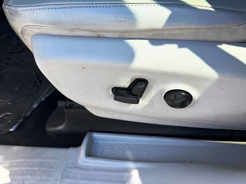 Used 2017 Chrysler Pacifica Touring-L FWD image 33