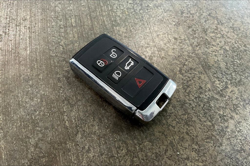 Used 2022 Land Rover Range Rover Westminster Edition image 11